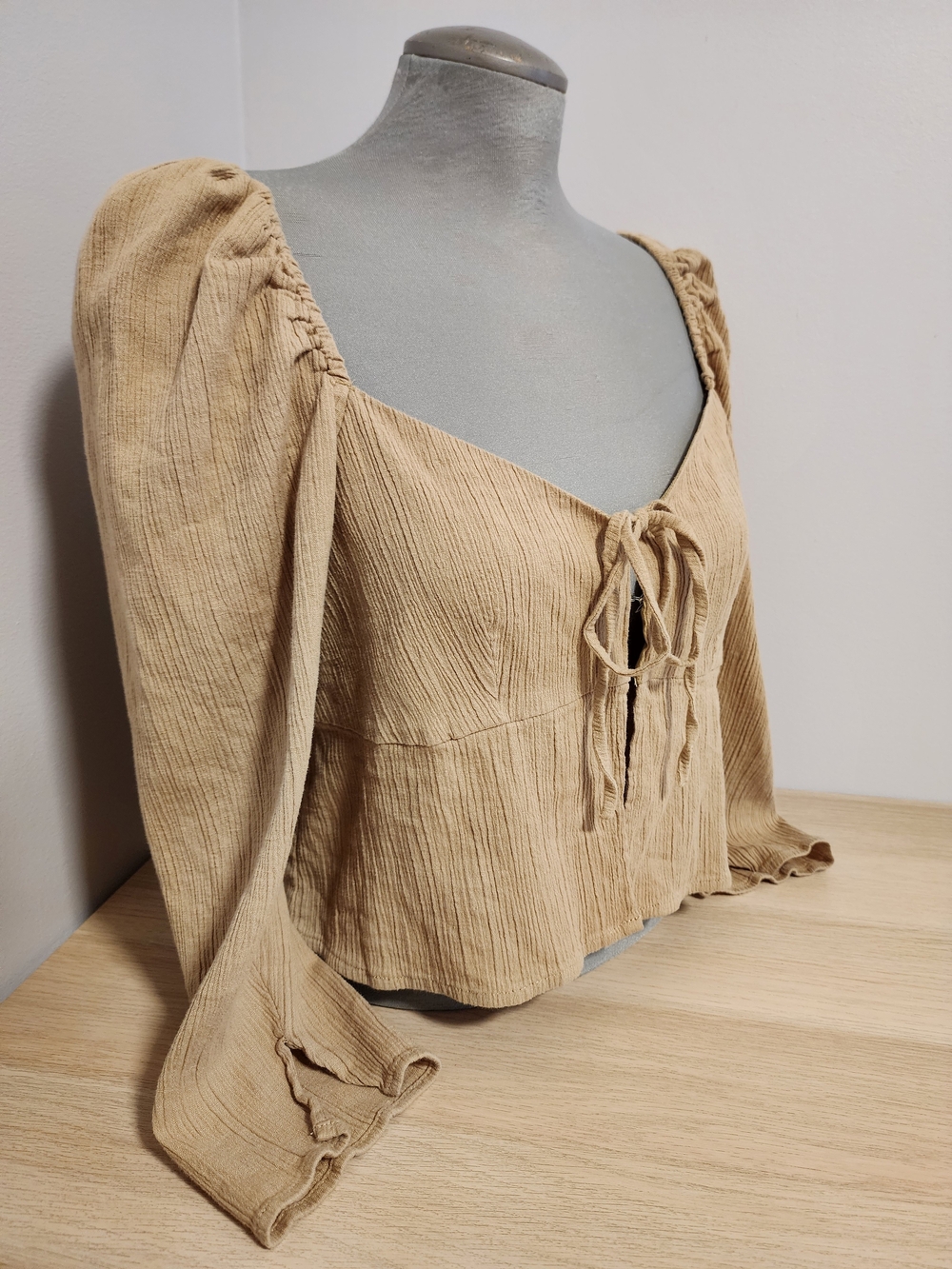 Oak + Fort Beige Babydoll Tie-Front Crop Blouse Puff Sleeve Size L Romantic - Picture 2 of 15